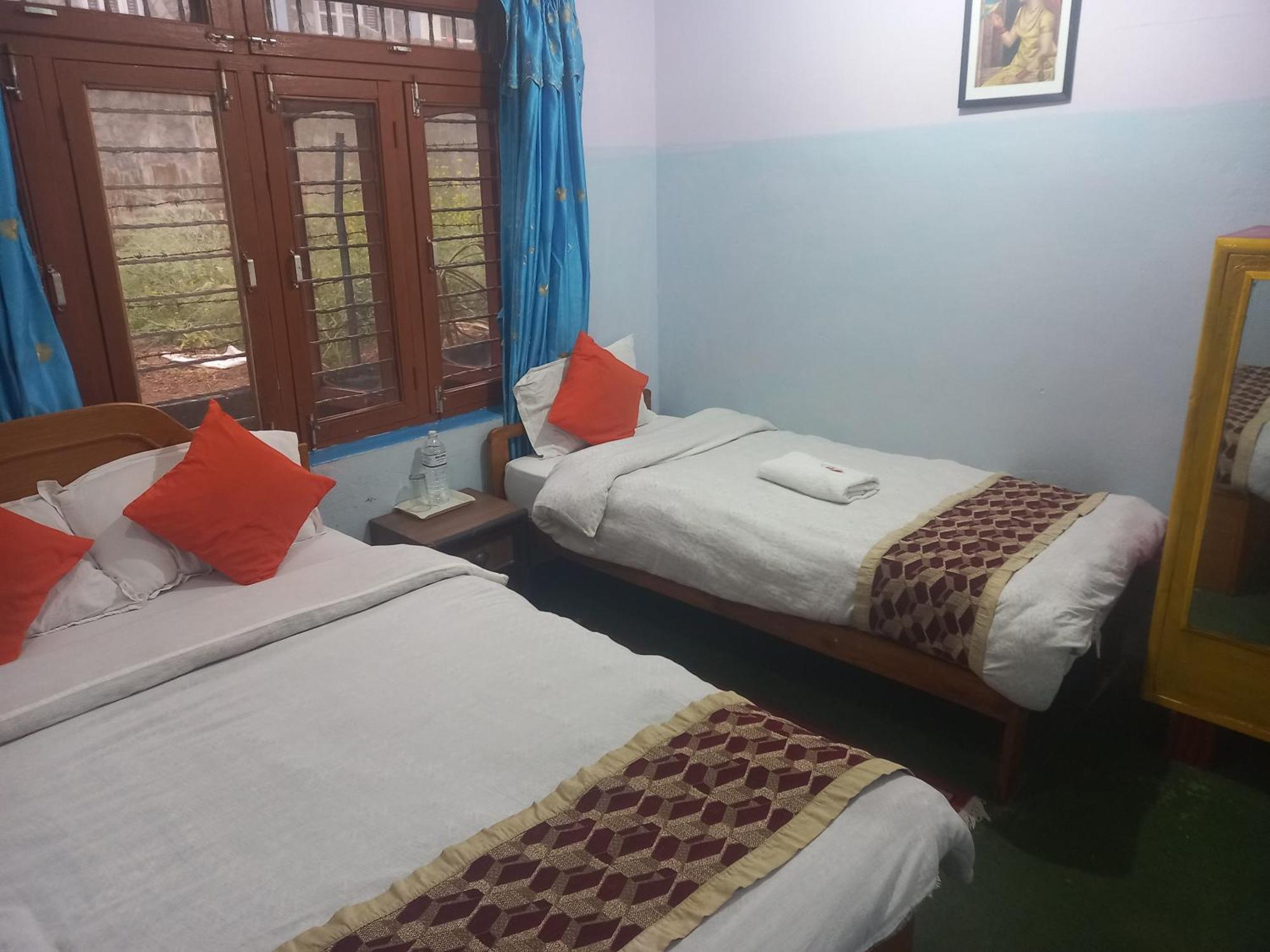 Galaxy Inn Guest House بوكْرا المظهر الخارجي الصورة