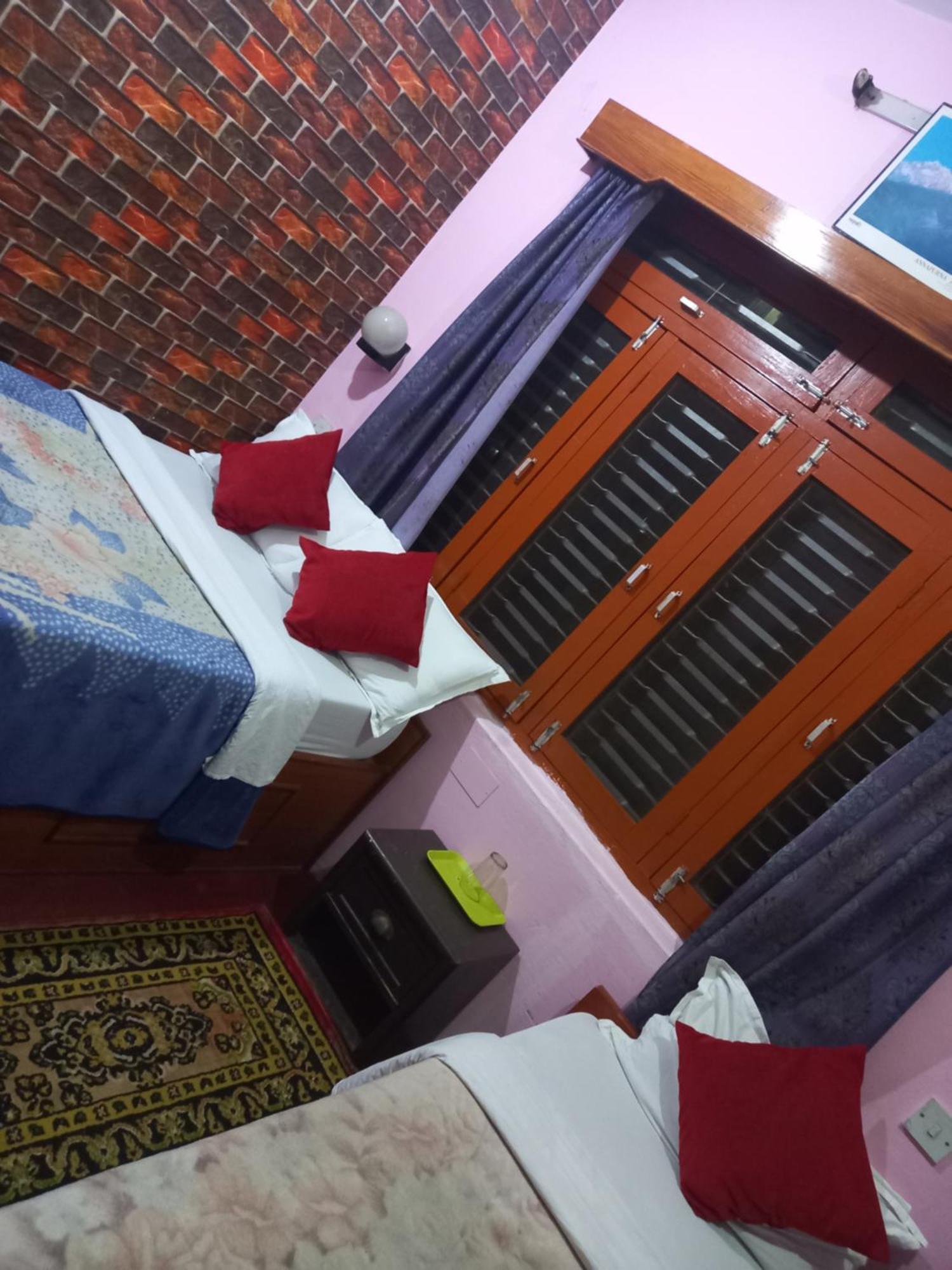 Galaxy Inn Guest House بوكْرا المظهر الخارجي الصورة
